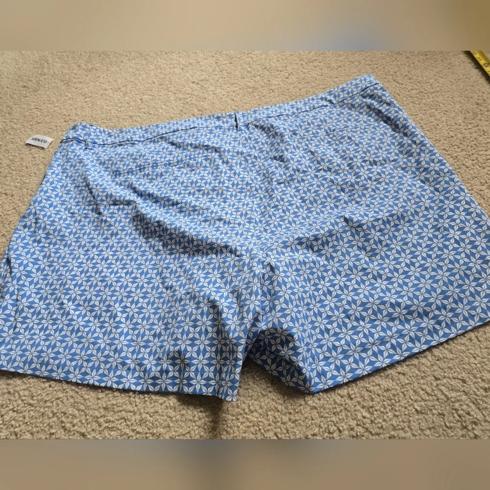 NWT Old Navy Women's Plus Size 30 Blue Tile Pattern High Rise Short Pixie Shorts - Picture 10 of 11